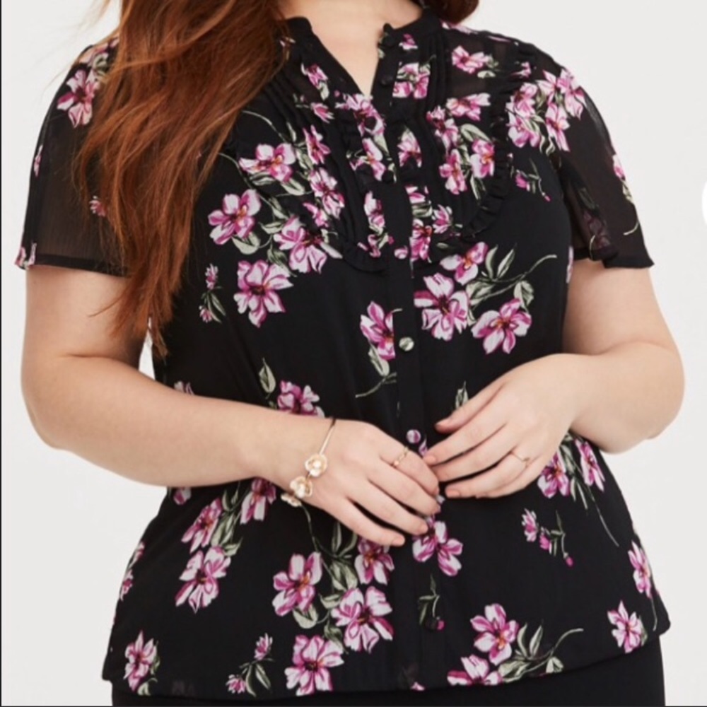 NWT Torrid Black Floral Chiffon Sz 1